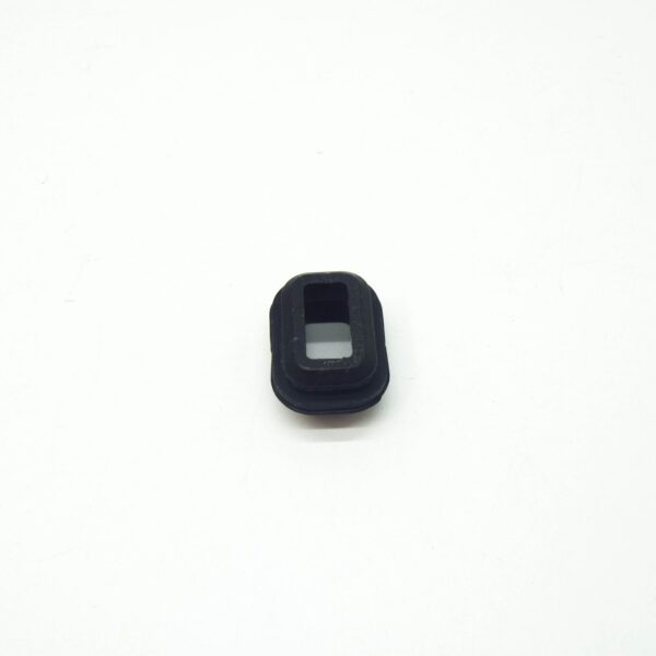 NEW MERCEDES-BENZ VITO W638 RADIATOR TOP RUBBER MOUNTING A6385040112 ORIGINAL - Image 3