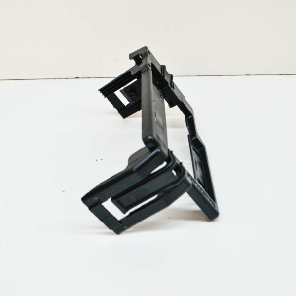 NEW VOLKSWAGEN CA1 ATLAS ENGINE BAY FUSE BOX RETAINER 2Q0915345A ORIGINAL - Image 3