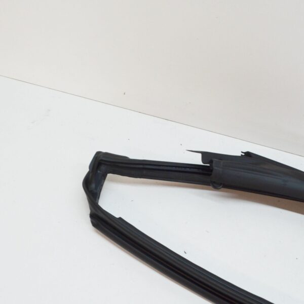 NEW MERCEDES-BENZ SL R231 FRONT WINDSHIELD SEALING A2317200078 ORIGINAL - Image 3