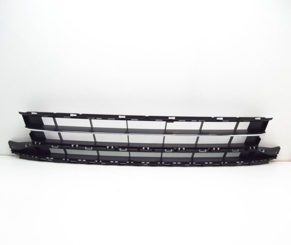 NEW VW PASSAT B8 3G FRONT CENTER LOWER BUMPER GRILLE 3G0853671B9B9 ORIGINAL - Image 3