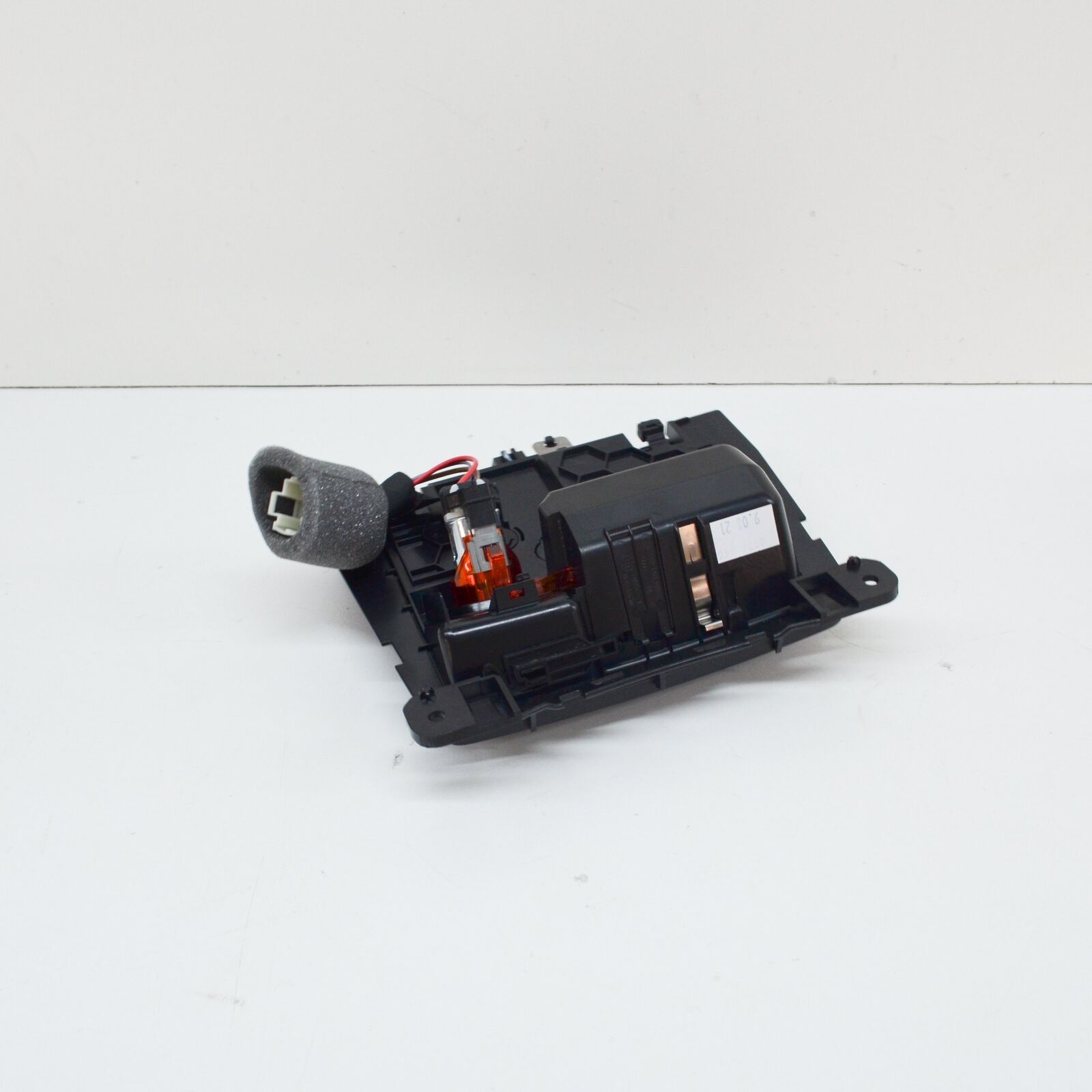 NEW AUDI A4 B8 FRONT CONSOLE ASHTRAY 8K0857951CV10 8K0857951C V10 5 NEW AUDI A4 B8 FRONT CONSOLE ASHTRAY 8K0857951CV10 8K0857951C V10 - Image 5