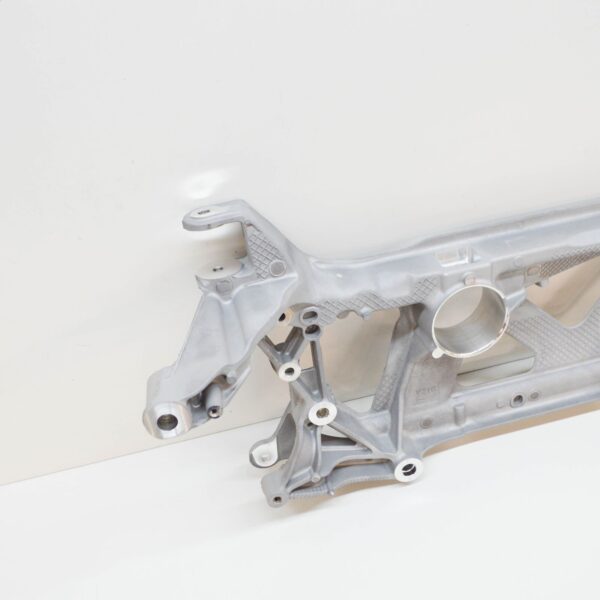 NEW VOLKSWAGEN PASSAT B8 3G FRONT SUSPENSION SUBFRAME 3Q0199369E ORIGINAL - Image 3