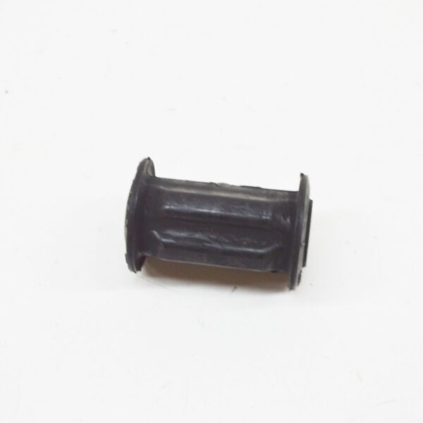 NEW VOLKSWAGEN TOUAREG 7P STEERING RACK RUBBER BUSH 2H0422405 ORIGINAL - Image 3