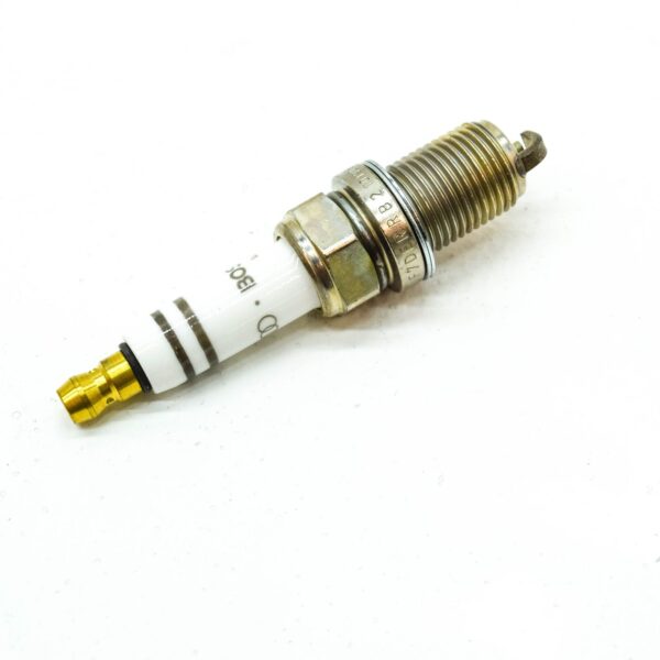 NEW VOLKSWAGEN CADDY 2K SPARK PLUG 'LONGLIFE' 101905610A ORIGINAL - Image 3