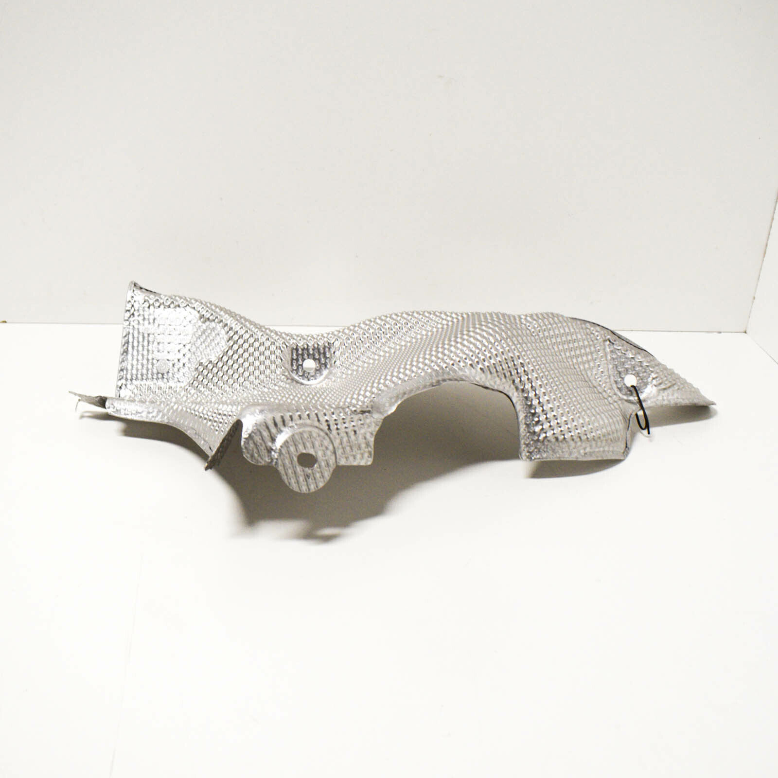 NEW AUDI A4 B9 FRONT LEFT CV JOINT HEAT SPLASH SHIELD 8W0399299F ORIGINAL 3 NEW AUDI A4 B9 FRONT LEFT CV JOINT HEAT SPLASH SHIELD 8W0399299F ORIGINAL - Image 3