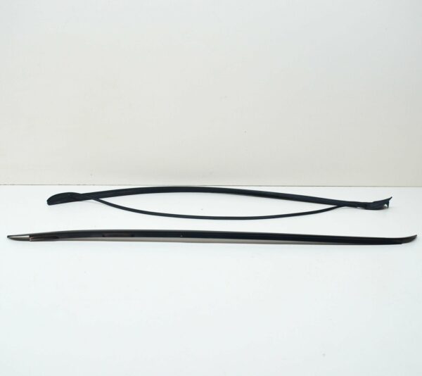 NEW BMW X4 F26 FRONT WINDSCREEN RIGHT VERTICAL SEAL TRIM 51317338616 ORIGINAL - Image 3