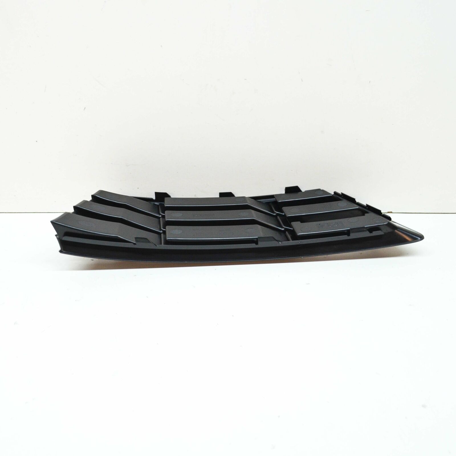 NEW AUDI A4 B9 FRONT BUMPER LEFT VENT GRILLE 8W0807681B9B9 5 NEW AUDI A4 B9 FRONT BUMPER LEFT VENT GRILLE 8W0807681B9B9 - Image 5