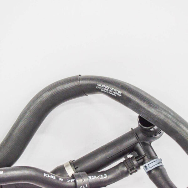 NEW AUDI A3 8V ENGINE COOLANT HOSE 5Q0122051BM ORIGINAL - Image 3