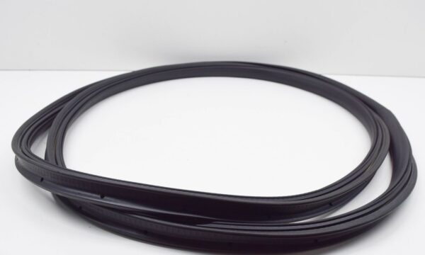 NEW VOLKSWAGEN BEETLE 9C REAR LID SEAL 1C0827705Q ORIGINAL - Image 3