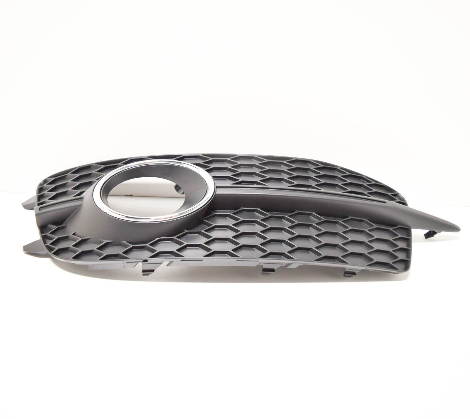 NEW AUDI Q3 8U LEFT FOG LIGHT GRILLE 8U0807681DSP9 8U0807681D 5 NEW AUDI Q3 8U LEFT FOG LIGHT GRILLE 8U0807681DSP9 8U0807681D - Image 5