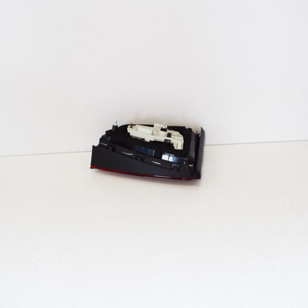 NEW VOLKSWAGEN JETTA MK6 REAR LEFT TAILLIGHT 5C6945093L - Image 5