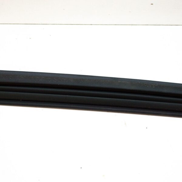 NEW MERCEDES-BENZ A W176 REAR RIGHT DOOR WINDOW GUIDE RAIL A1767351200 - Image 3