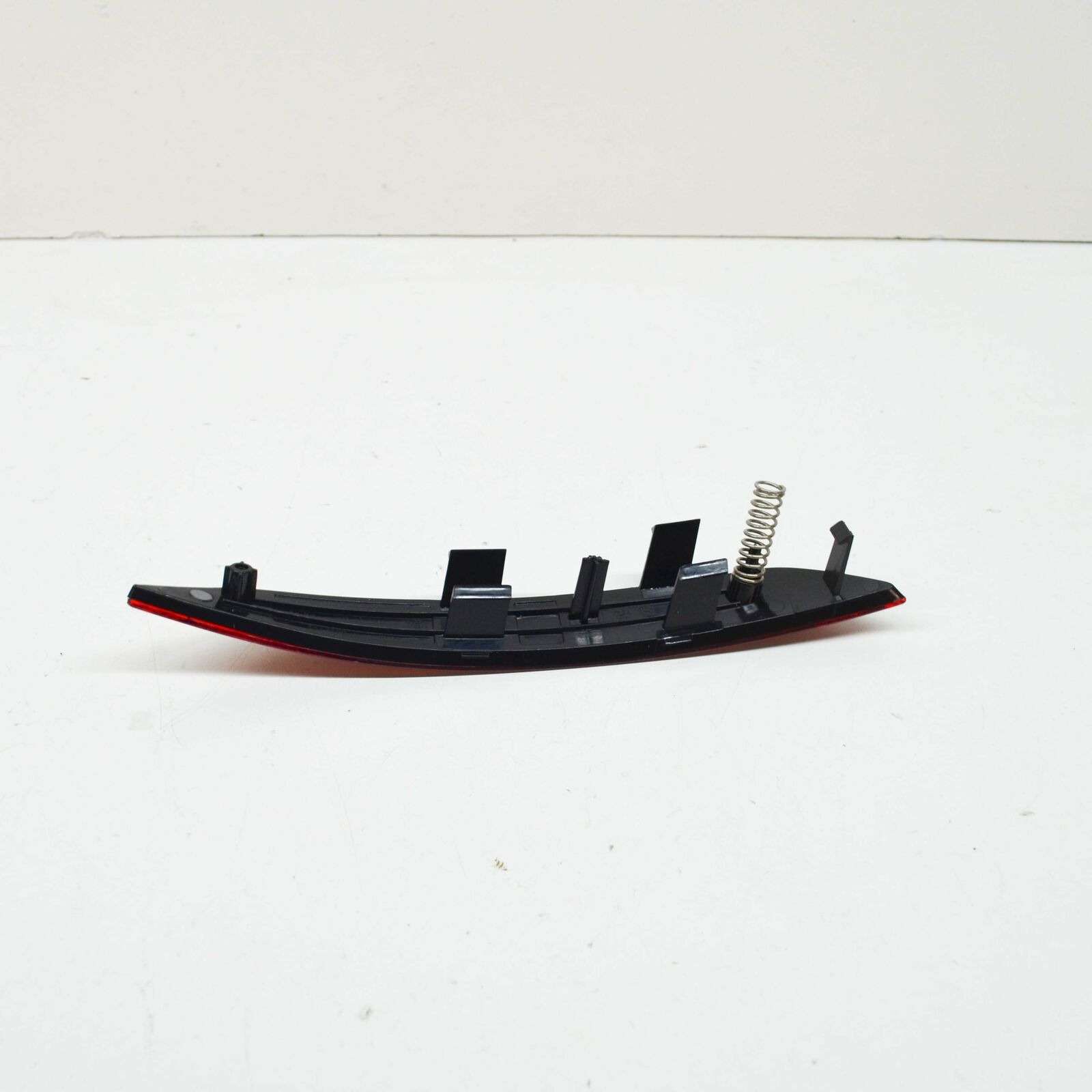 NEW AUDI A5 8W6 REAR RIGHT BUMPER REFLECTOR 8W6945106B ORIGINAL 3 NEW AUDI A5 8W6 REAR RIGHT BUMPER REFLECTOR 8W6945106B ORIGINAL - Image 3