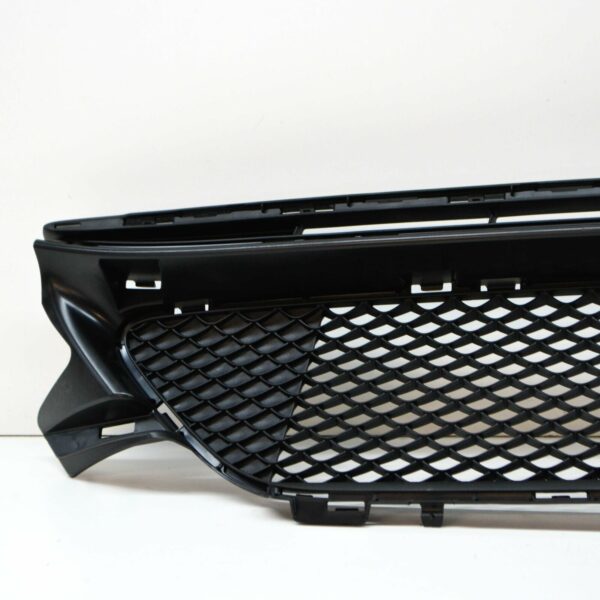 NEW MERCEDES-BENZ C W205 FRONT BUMPER LOWER CENTER GRILLE A2058852501 ORIGINAL - Image 3