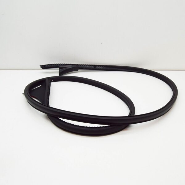 NEW MERCEDES-BENZ CLA COUPE C118 RIGHT ROOF SEAL A1186730600 ORIGINAL - Image 3