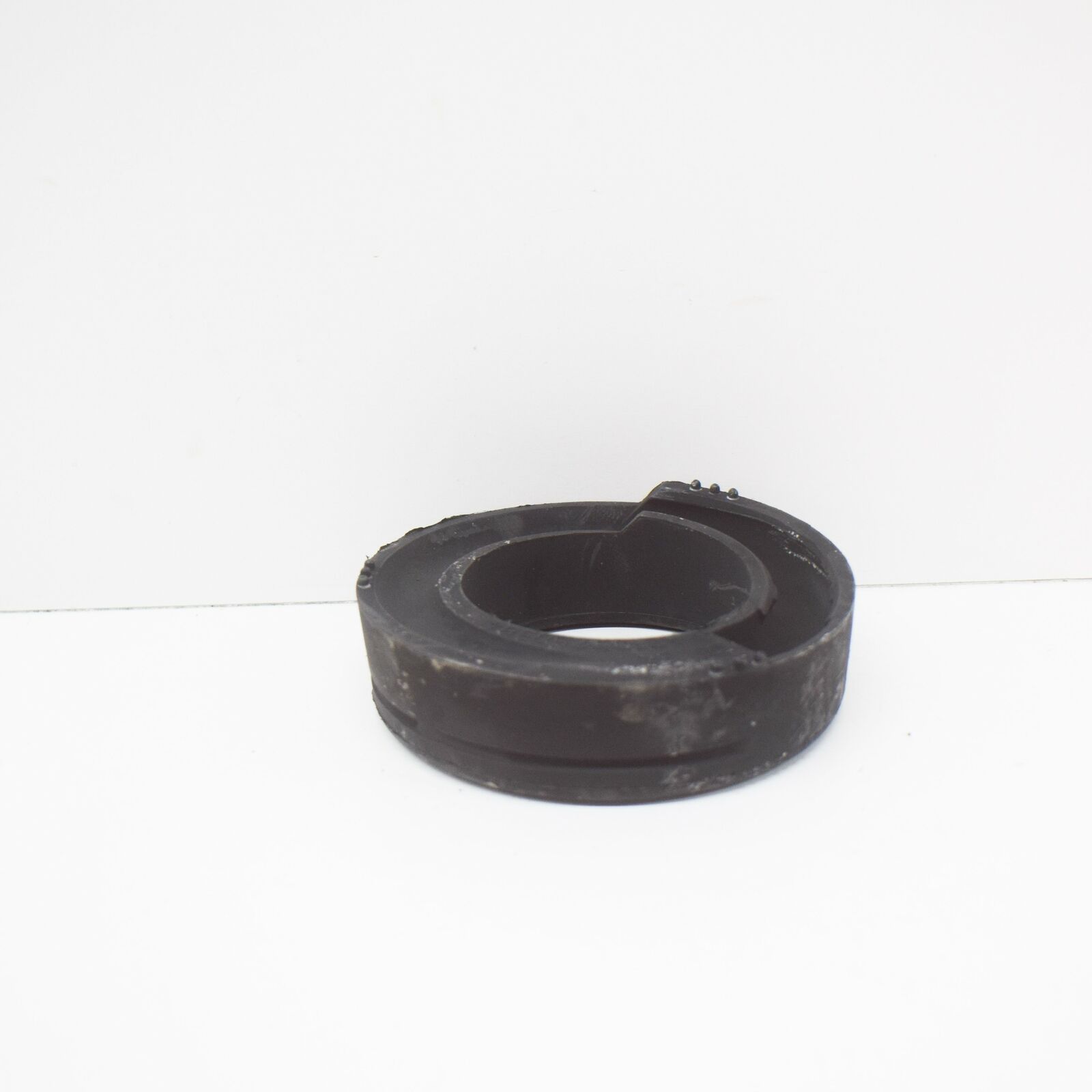 NEW MERCEDES-BENZ C-CLASS W204 COIL SPRING UPPER SHIM A2103250384 2010 11108570 3 NEW MERCEDES-BENZ C-CLASS W204 COIL SPRING UPPER SHIM A2103250384 2010 11108570 - Image 3