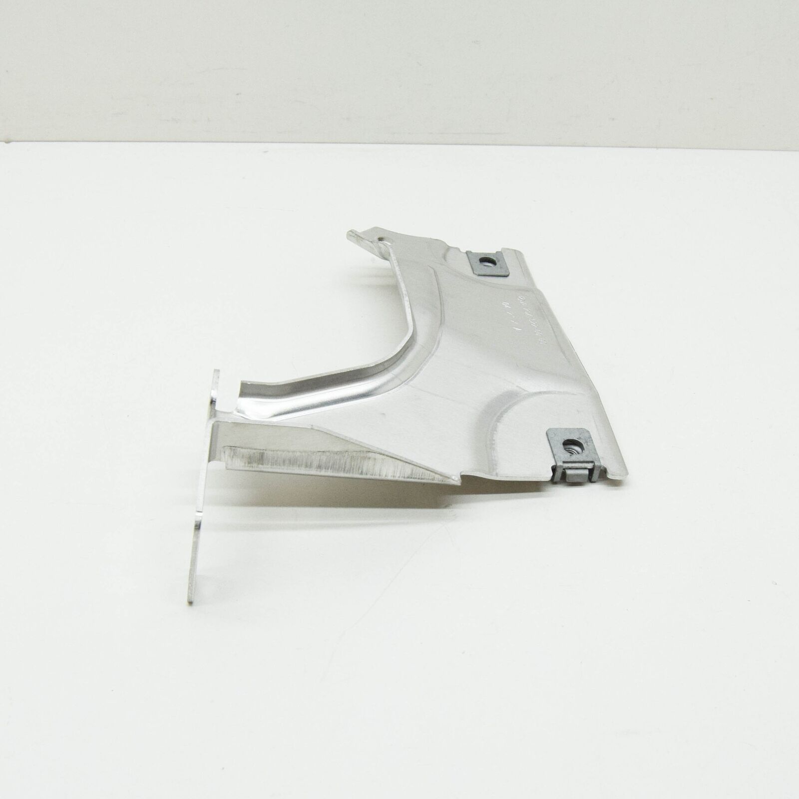 NEW MERCEDES-BENZ CLS C257 FRONT RIGHT BUMPER BRACE A2576220000 ORIGINAL 3 NEW MERCEDES-BENZ CLS C257 FRONT RIGHT BUMPER BRACE A2576220000 ORIGINAL - Image 3