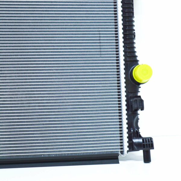NEW AUDI RS3 8V ENGINE COOLING RADIATOR 8V0121251B ORIGINAL - Image 3
