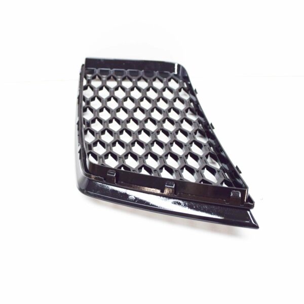 NEW AUDI RS3 8V FRONT BUMPER RIGHT AIR GUIDE GRILLE 8V4807682BT94 - Image 5