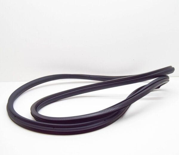 NEW VOLKSWAGEN GOLF 5K MK6 REAR DOOR INNER RUBBER SEAL 5K6867913C9B9 ORIGINAL - Image 3