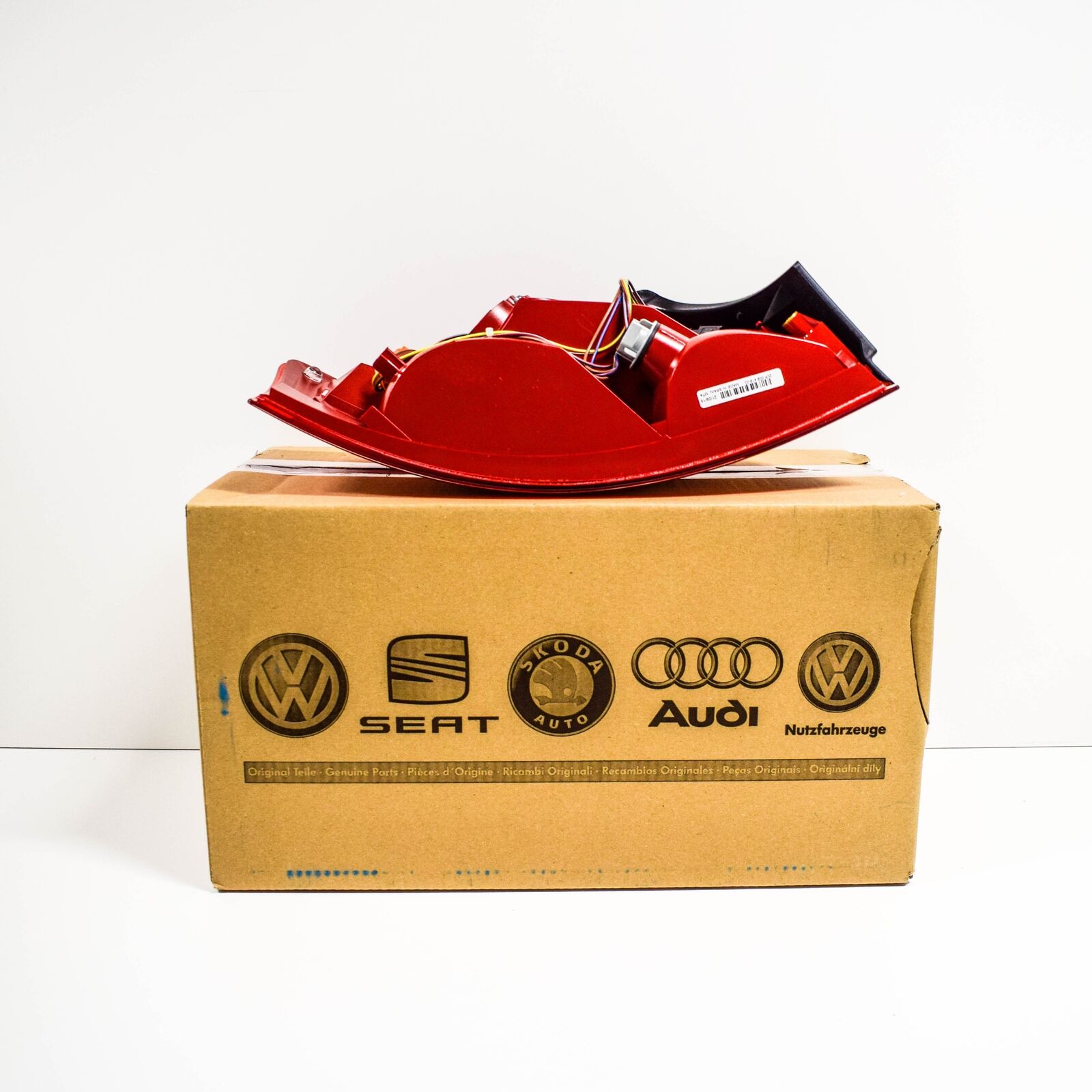 NEW AUDI A4 RS4 B7 CONVERTIBLE REAR RIGHT TAILLIGHT 8H0945096C LHD ORIGINAL 3 NEW AUDI A4 RS4 B7 CONVERTIBLE REAR RIGHT TAILLIGHT 8H0945096C LHD ORIGINAL - Image 3