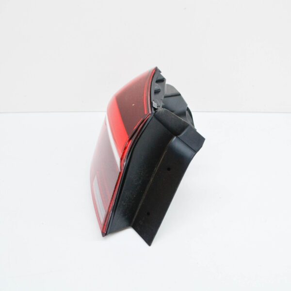 NEW VOLKSWAGEN PASSAT B8 LED USA OUTER TAIL LIGHT - LEFT 561945207C ORIGINAL - Image 3