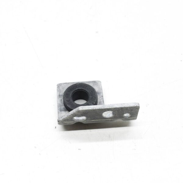 NEW AUDI A3 8Y RIGHT CHARGE AIR RADIATOR HOLDER 8V0145962 ORIGINAL - Image 3