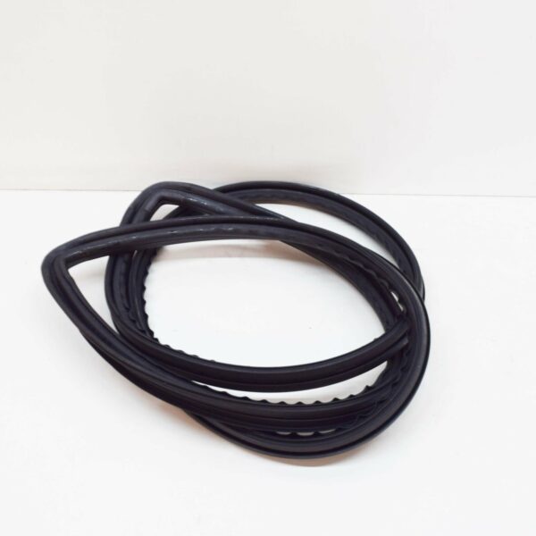 NEW MERCEDES BENZ S W126 REAR WINDOW GLASS WEATHERSTRIP SEAL A1266700239 - Image 3