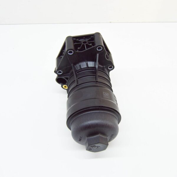 NEW AUDI A4 AVANT B9 ENGINE OIL FILTER HOUSING 06M115401L - Image 3