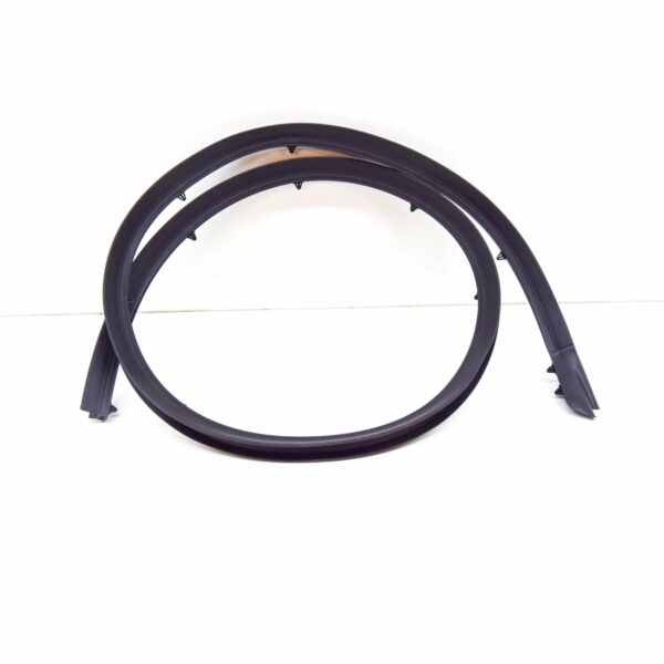 NEW VOLKSWAGEN GOLF MK5 REAR LEFT OUTER DOOR SEAL 5K6839699B - Image 5