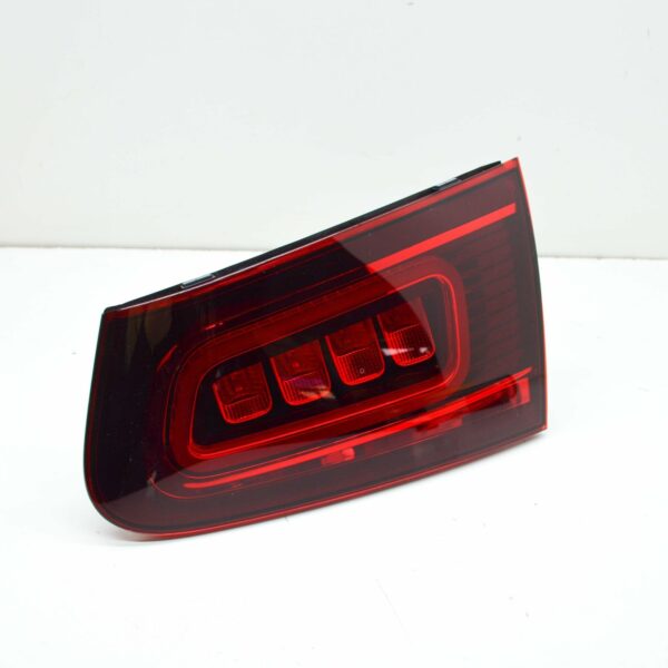 NEW MB GLC C253 REAR LEFT TAILGATE TRUNK TAILLIGHT LAMP A2539060102 - Image 3