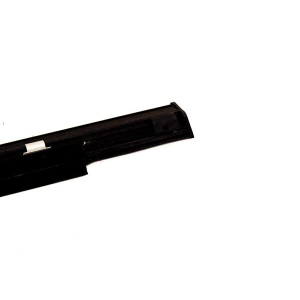 NEW MERCEDES-BENZ ML W163 FRONT LEFT DOOR WINDOW COVER A1637201324 ORIGINAL - Image 3