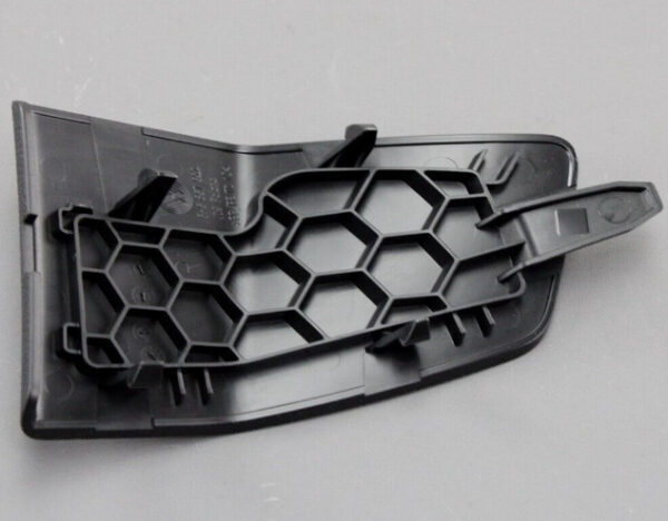 NEW VOLKSWAGEN GOLF MK8 CD1 REAR RIGHT INSPECTION COVER 5H68677484PK ORIGINAL - Image 3