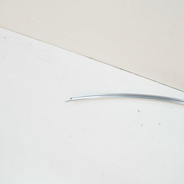 NEW MERCEDES BENZ SL R107 FRONT WINDSHIELD MOULDING SEAL A1076714930 - Image 3