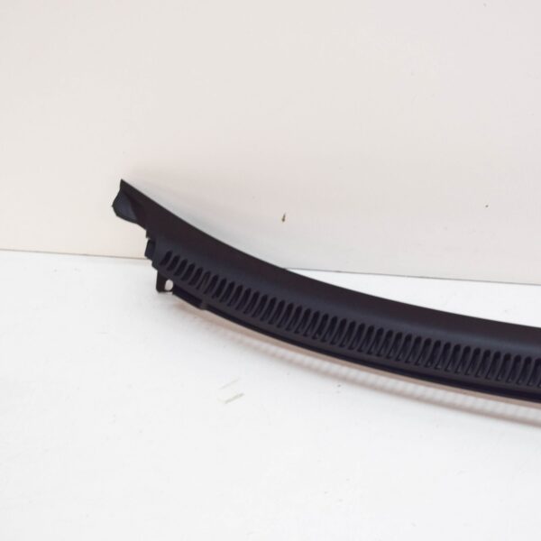 NEW AUDI A4 B7 WINDSHIELD COWL COVER WATER DEFLECTOR LHD 8E1819403A01C ORIGINAL - Image 4