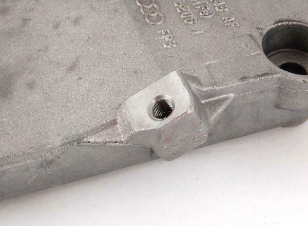 NEW AUDI A3 8P ALTERNATOR AND REFRIGERANT COMPRESSOR BRACKET 038903139AF - Image 4