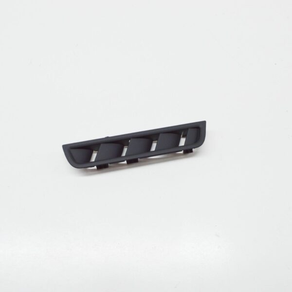 NEW VOLKSWAGEN GOLF 5G MK7 FRONT RIGHT PANEL AIR VENT LHD 5G1819706B81U ORIGINAL - Image 4