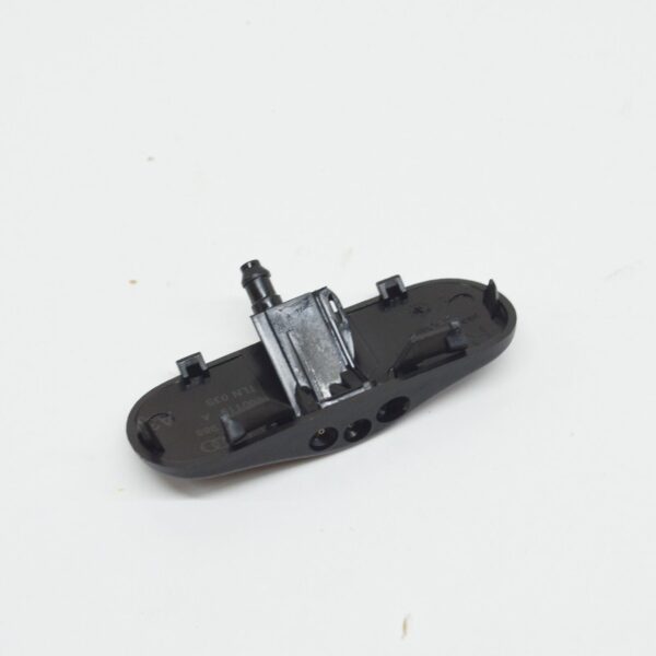 NEW AUDI A3 8V RIGHT HEADLIGHT WASHER NOZZLE JET 8V3955988 ORIGINAL - Image 4