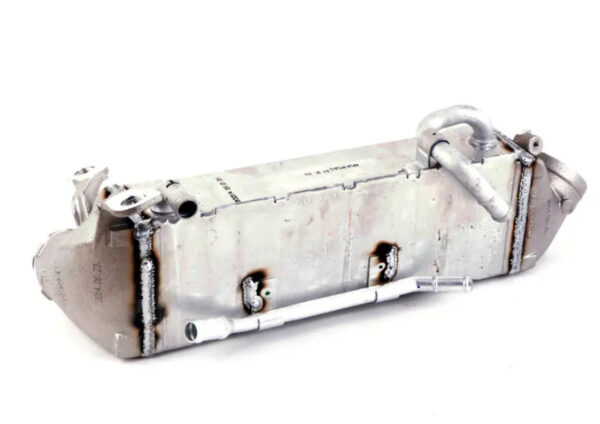 NEW VOLKSWAGEN PASSAT B8 INTERCOOLER 3AA145805B ORIGINAL - Image 4