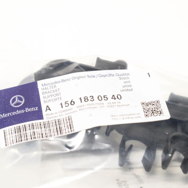 NEW MERCEDES BENZ ML W164 OIL FILTER BRACKET A1561830540 ORIGINAL - Image 4