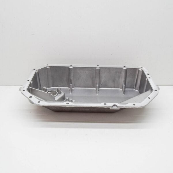 NEW MERCEDES-BENZ VITO W447 ENGINE OIL PAN A6510106319 ORIGINAL - Image 4