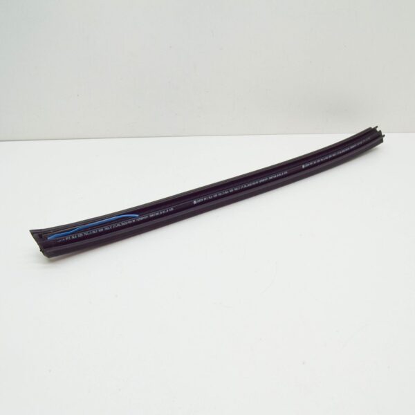 NEW SKODA YETI 5L REAR LEFT WHEEL ARCH DOOR SEAL 5L0839761C ORIGINAL - Image 4