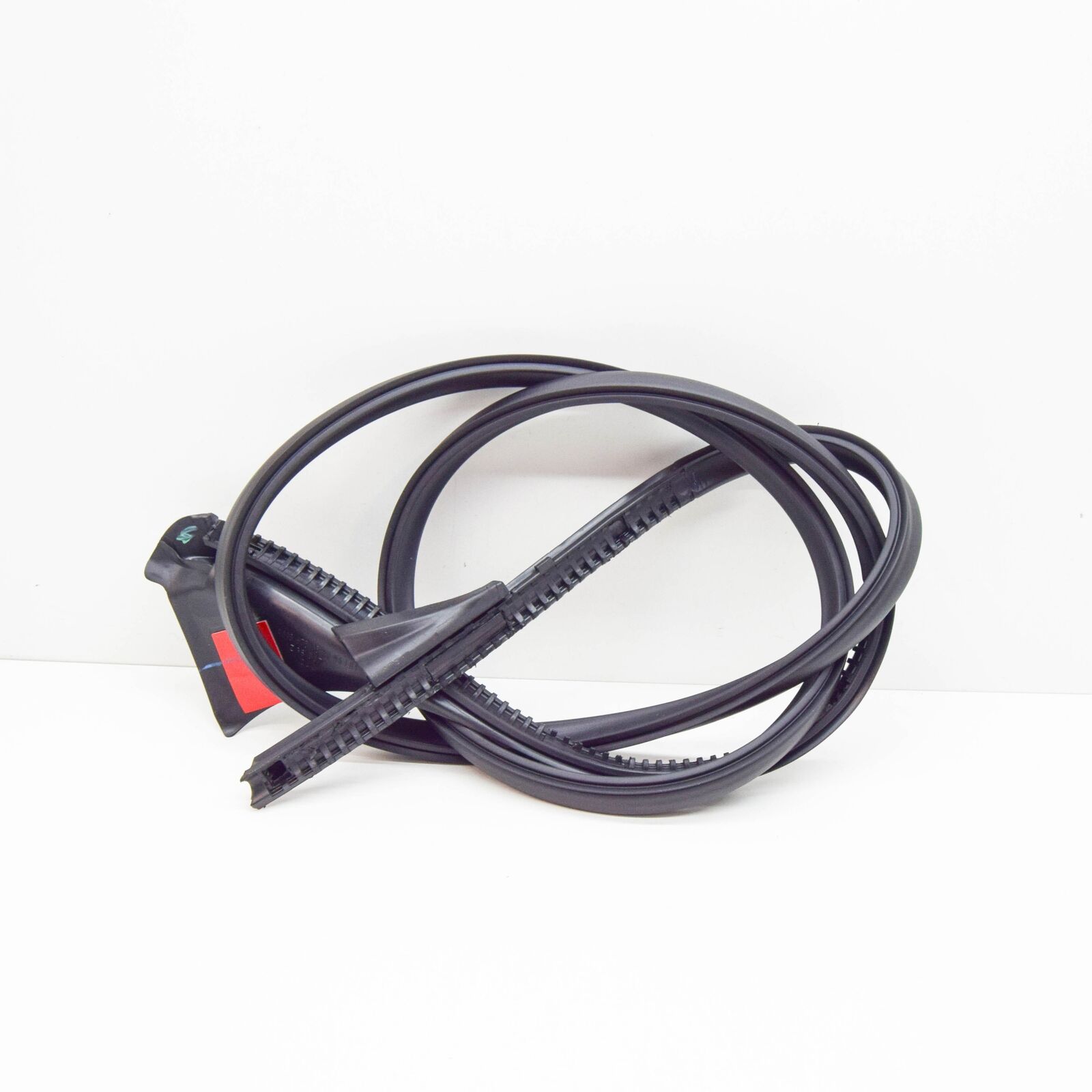 NEW MERCEDES-BENZ CLA COUPE C118 LEFT ROOF SEALING A1186730500 ORIGINAL 4 NEW MERCEDES-BENZ CLA COUPE C118 LEFT ROOF SEALING A1186730500 ORIGINAL - Image 4