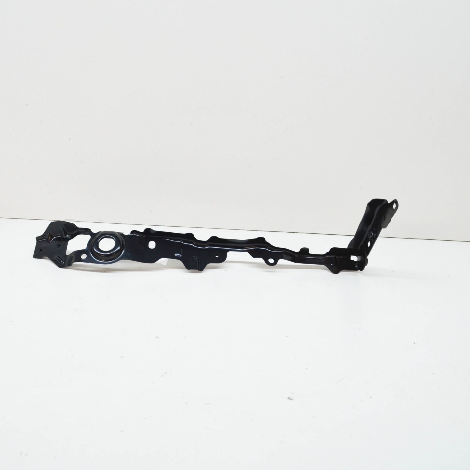 NEW AUDI A5 CABRIO 8W6 FRONT RIGHT FENDER HOLDER 8W6809076A ORIGINAL 4 NEW AUDI A5 CABRIO 8W6 FRONT RIGHT FENDER HOLDER 8W6809076A ORIGINAL - Image 4