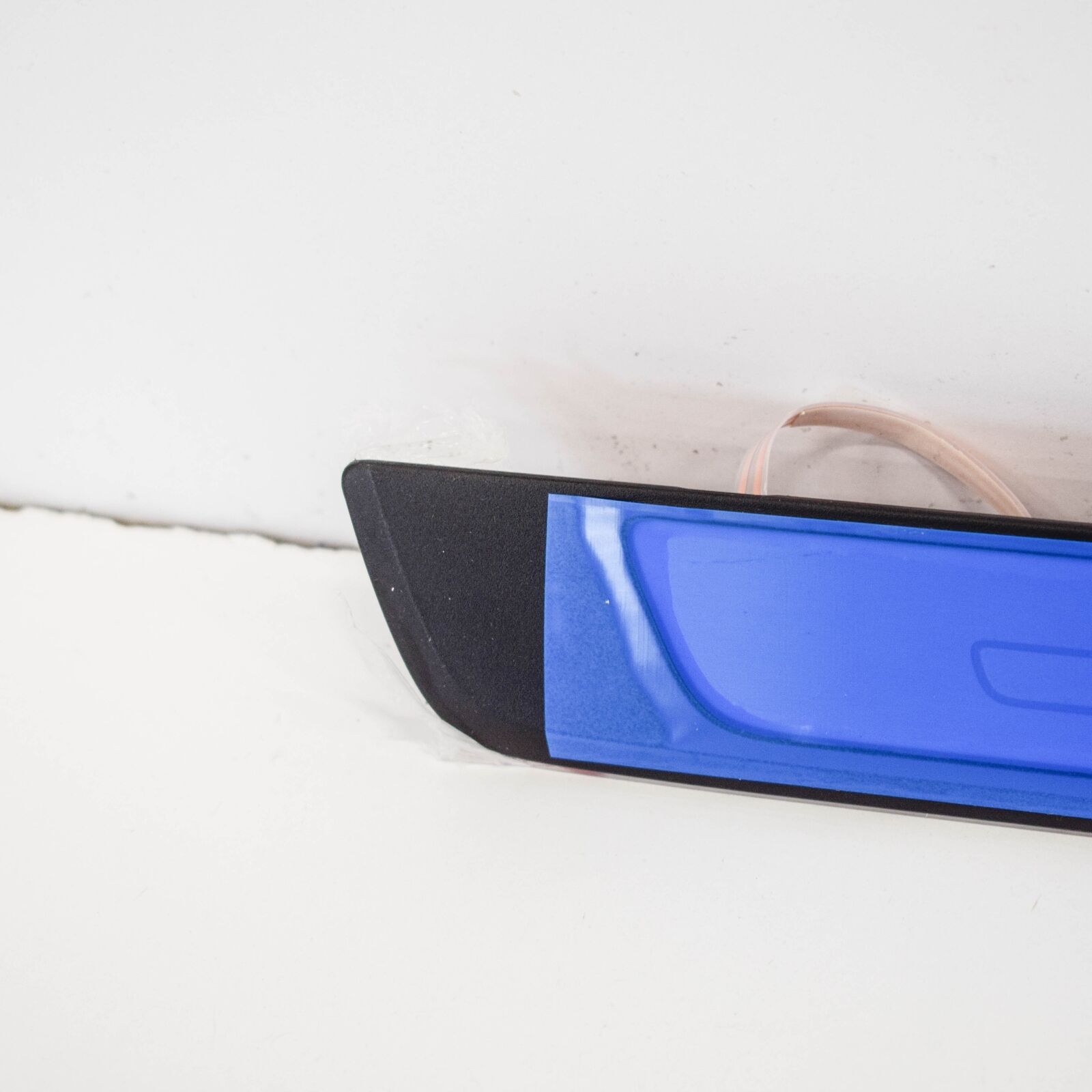 NEW AUDI A4 B9 S-LINE LEFT DOOR SILL COVER ILLUMINATED 8W0947417A9B9 ORIGINAL 4 NEW AUDI A4 B9 S-LINE LEFT DOOR SILL COVER ILLUMINATED 8W0947417A9B9 ORIGINAL - Image 4