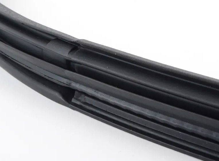 NEW AUDI A5 SPORTBACK 8T FRONT RIGHT INNER DOOR SEAL RUBBER 8T0845354E ORIGINAL 4 NEW AUDI A5 SPORTBACK 8T FRONT RIGHT INNER DOOR SEAL RUBBER 8T0845354E ORIGINAL - Image 4