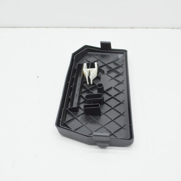 NEW VOLKSWAGEN POLO AW FUSE BOX COVER 2Q0937132A ORIGINAL - Image 4