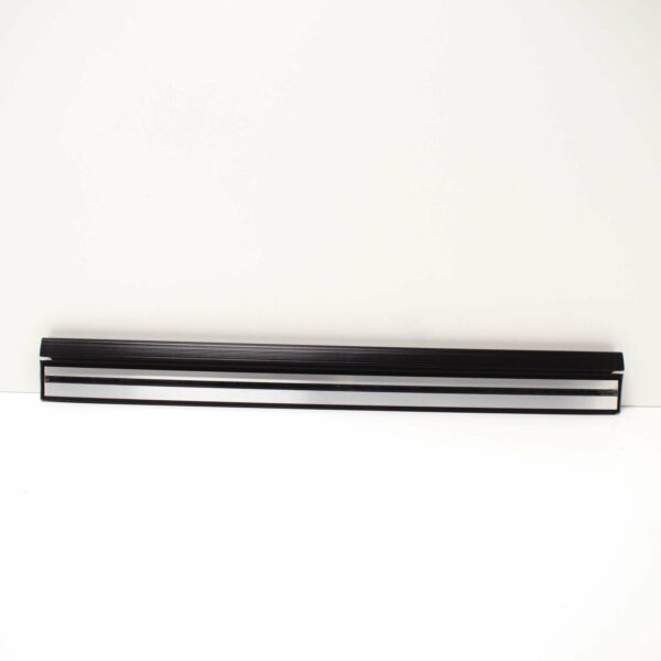 NEW MERCEDES-BENZ E-CLASS W124 FRONT DOOR SILL STEP TRIM A12468007359051 - Image 4