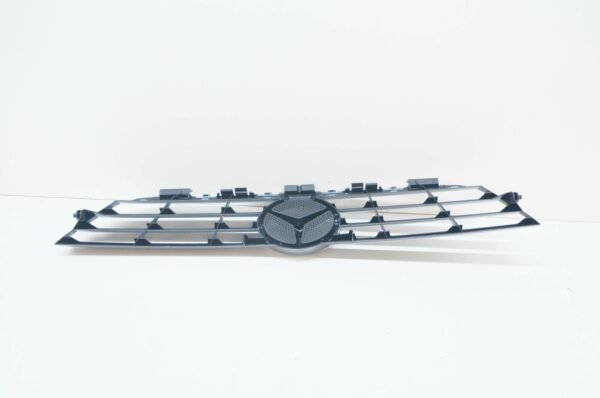 NEW MERCEDES-BENZ C COUPE CL203 BOTTOM RADIATOR GRILLE A20388010837246 ORIGINAL - Image 4