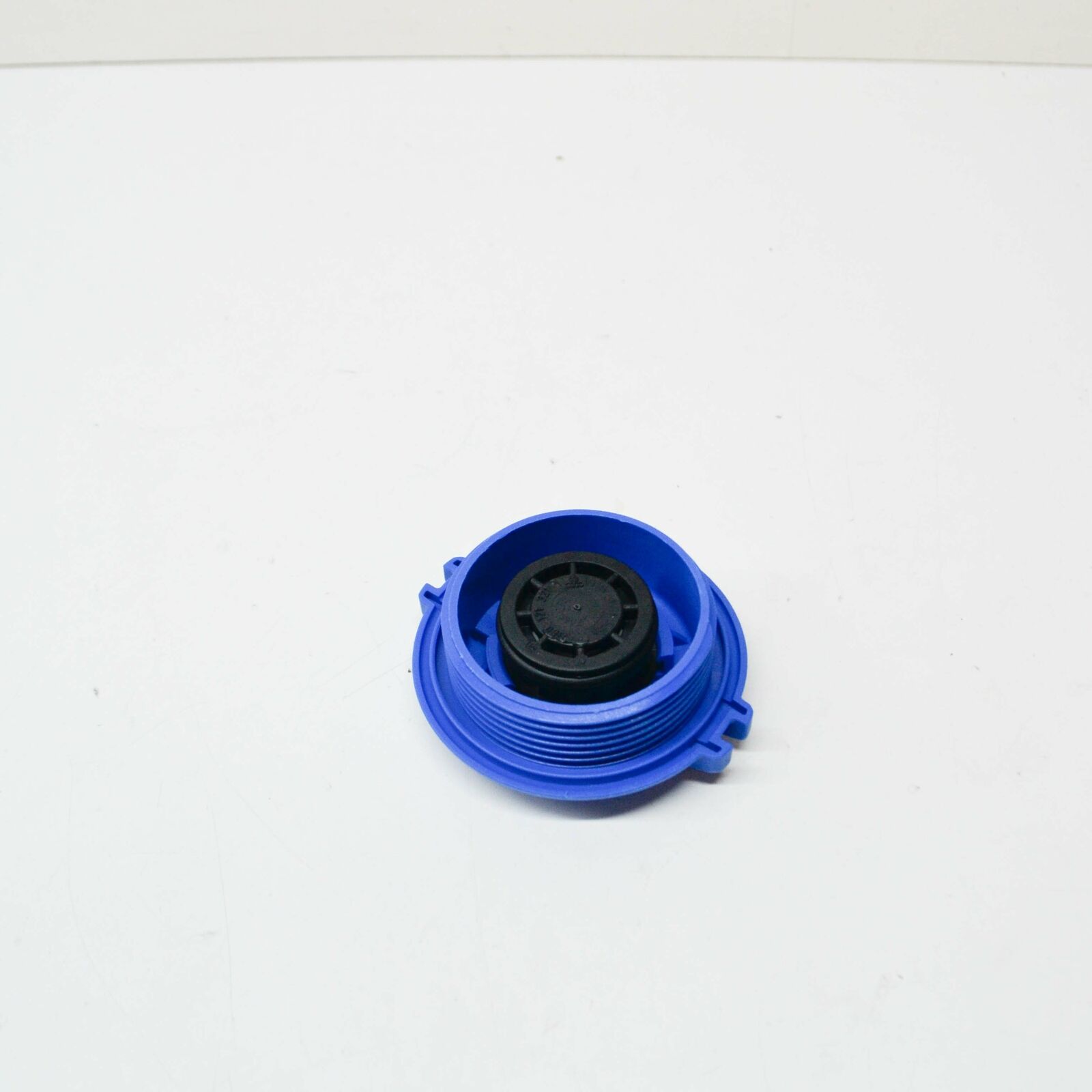 NEW AUDI A4 B8 RADIATOR COOLANT EXPANSION TANK CAP 3B0121321 3.0TDI ORIGINAL 4 NEW AUDI A4 B8 RADIATOR COOLANT EXPANSION TANK CAP 3B0121321 3.0TDI ORIGINAL - Image 4